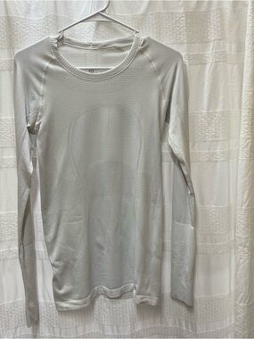lululemon athletica White Long-Sleeve Waffle Crew workout nurse under shirt